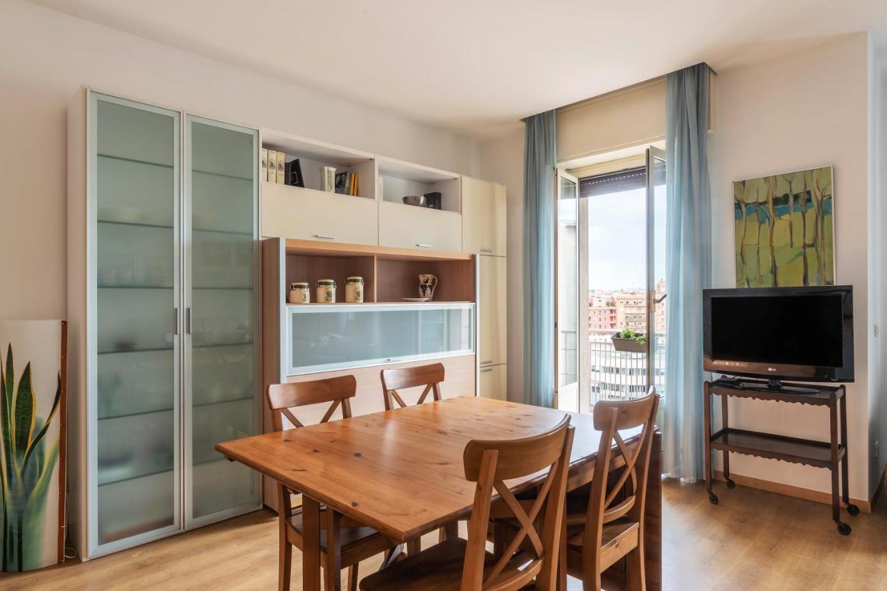Sunny Apartment Piramide ローマ エクステリア 写真